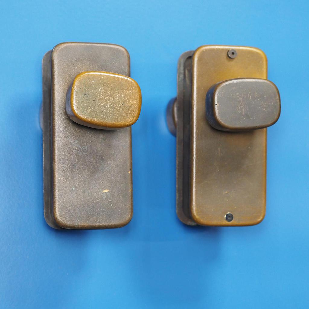 Door handle in solid bronze by Jules Wabbes (ca. 1970)