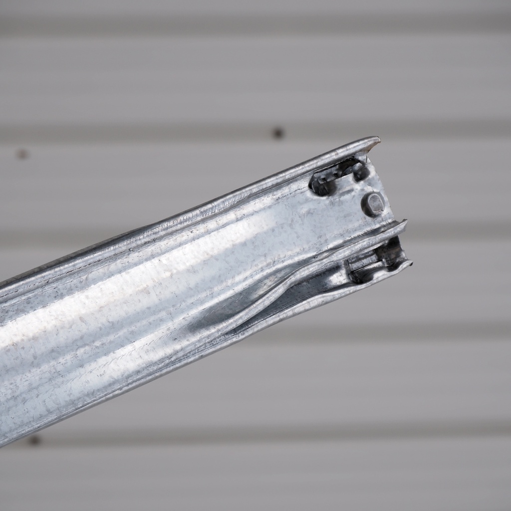 Beam in galvanized steel for shelf 'Super 1-2-3' by Metalsistem (L. 134,5 cm)