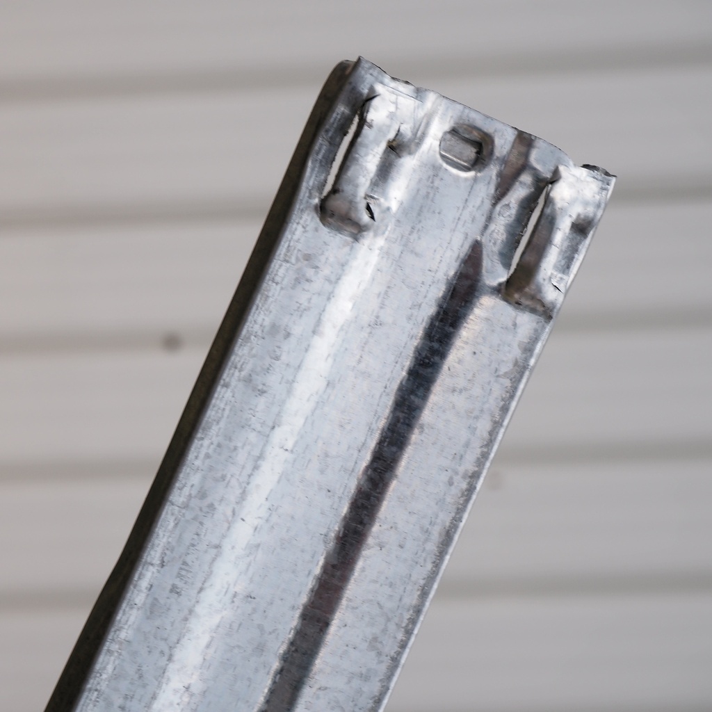 Beam in galvanized steel for shelf 'Super 1-2-3' by Metalsistem (L. 134,5 cm)