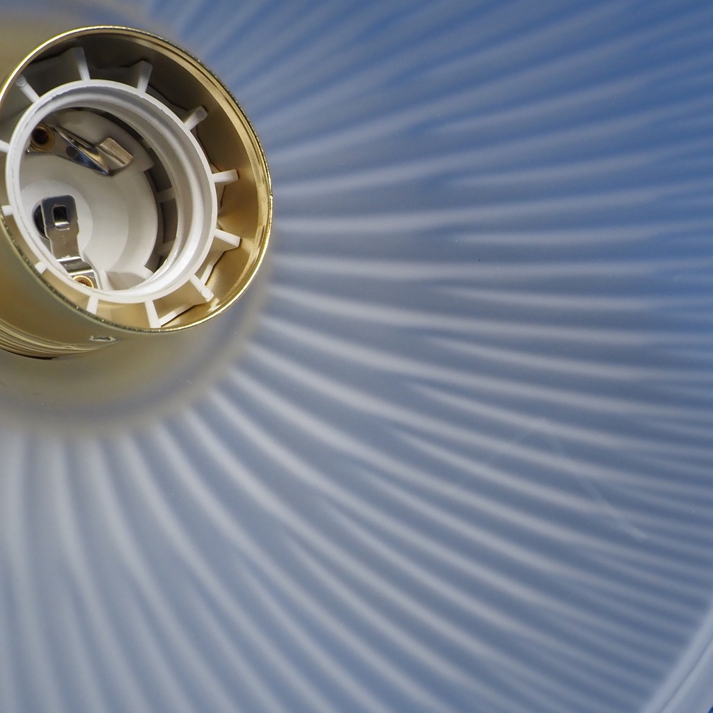 Hanging light 'Lionel' in textured glass