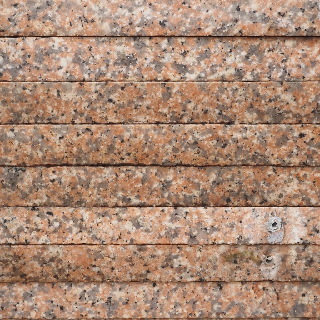 Red granite slabs (<2,9 cm thick) - Sold per m2