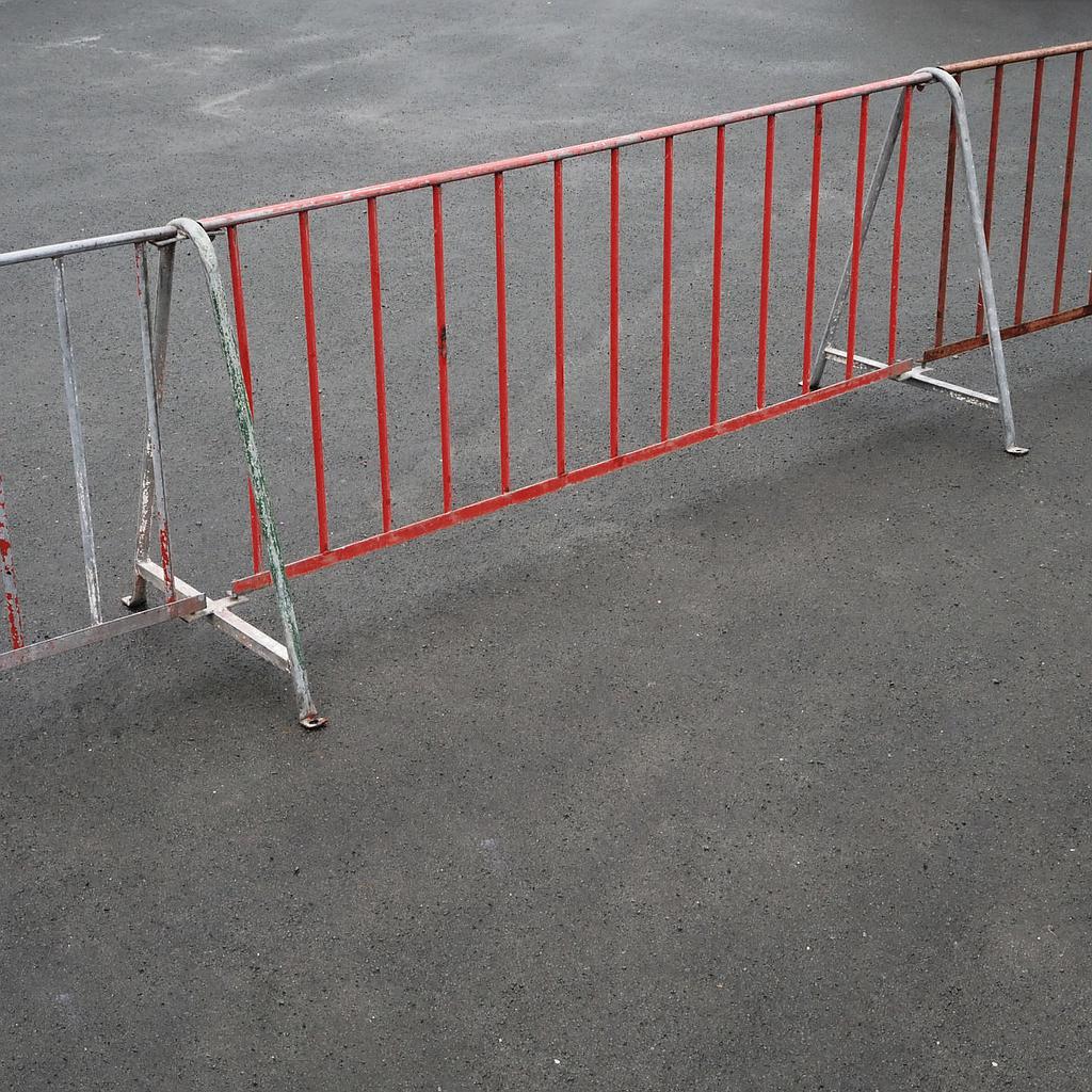 Interlocking steel barriers (L. 1000 cm)