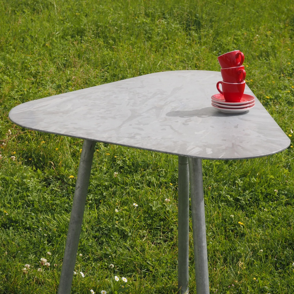 Table 'SPT' by Thomas Serruys