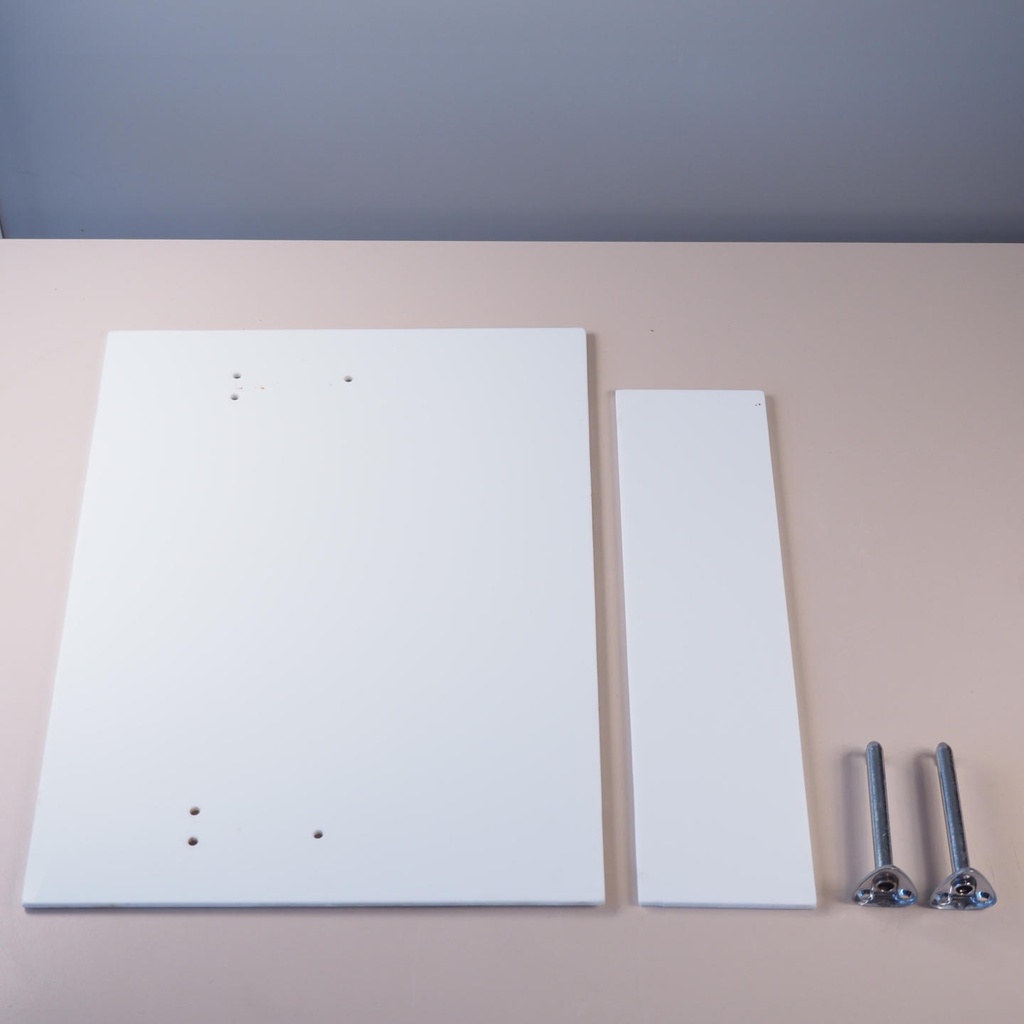 Bathroom shelf in porcelain