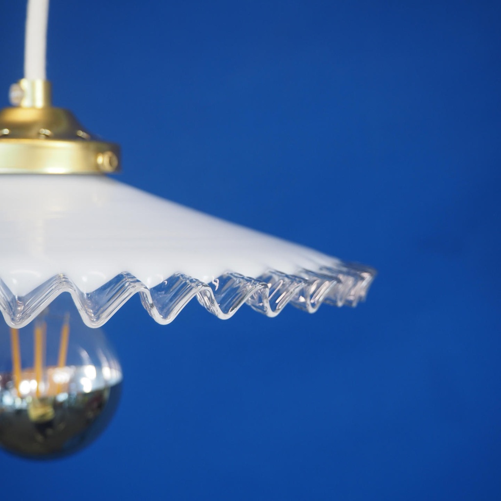 Hanging light 'Inga' with shade in opaline glass