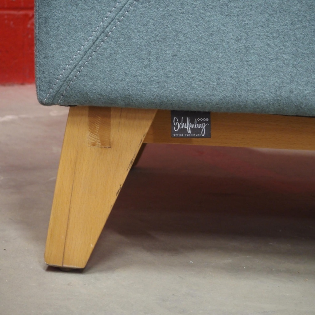 Lounge seat with felted fabric by Schaffenburg
