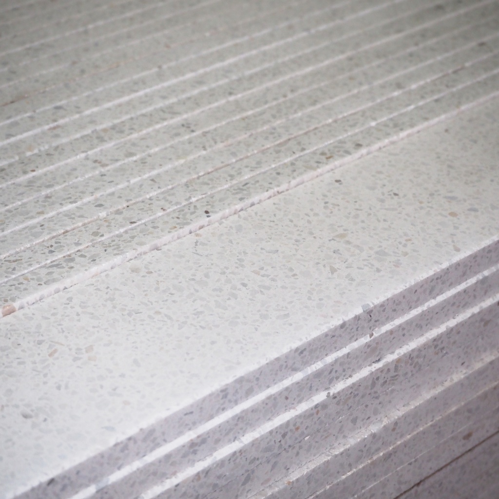 Floor plinth 'Marta' in terrazzo 'Vetisol Cristo' (L. 50 x H. X cm)