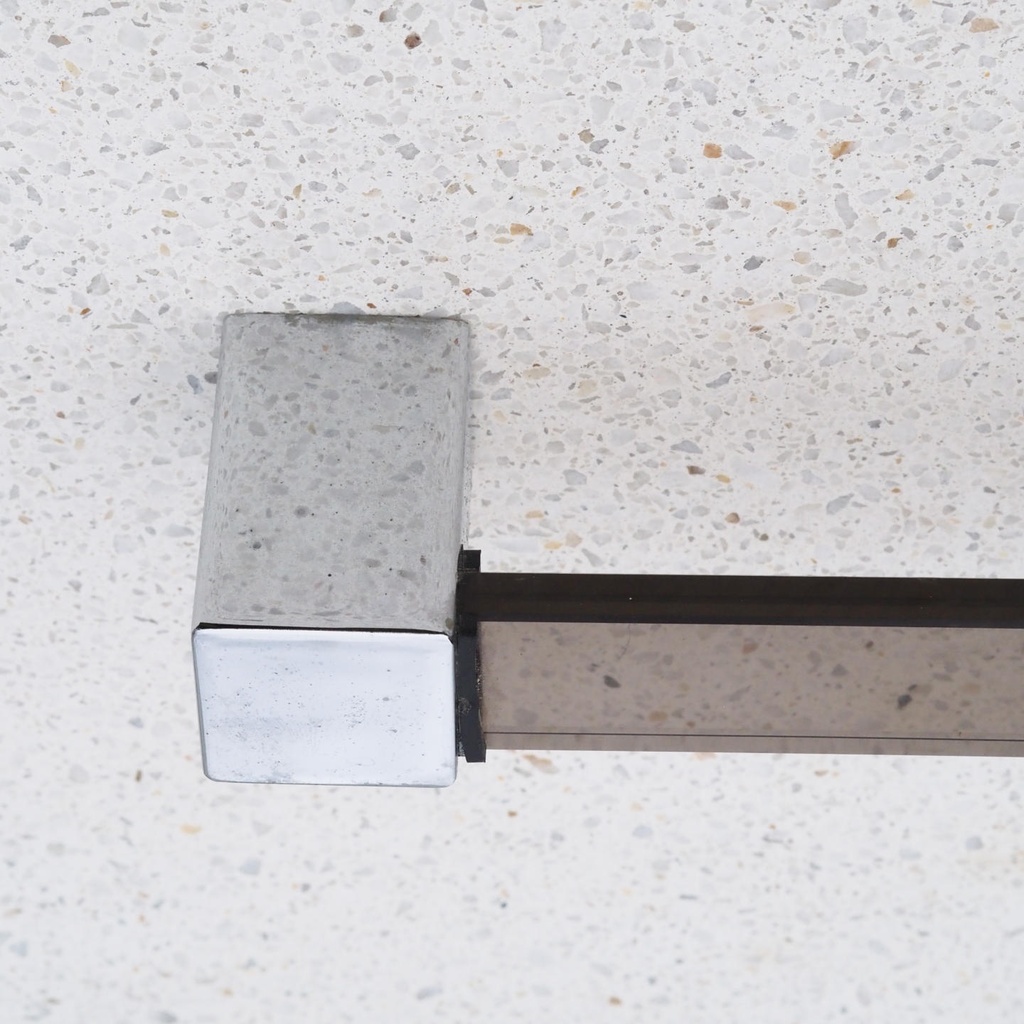 Towel holder in smoked tempered glass by Veca