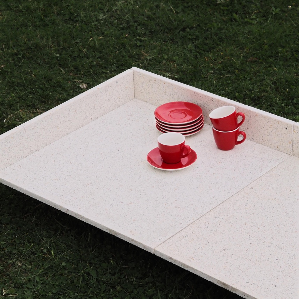 Floor plinth 'Elena' in terrazzo 'Vetisol Cristo' (L. 50 cm)