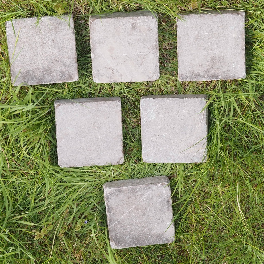 Blue limestone tiles - Sold per m2