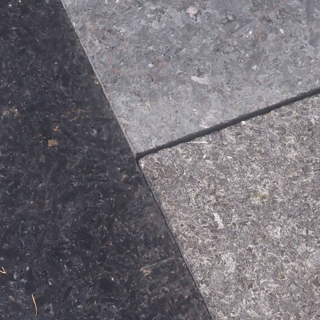 Black granite slabs (various sizes) - Sold per m2 - Only in our physical shop