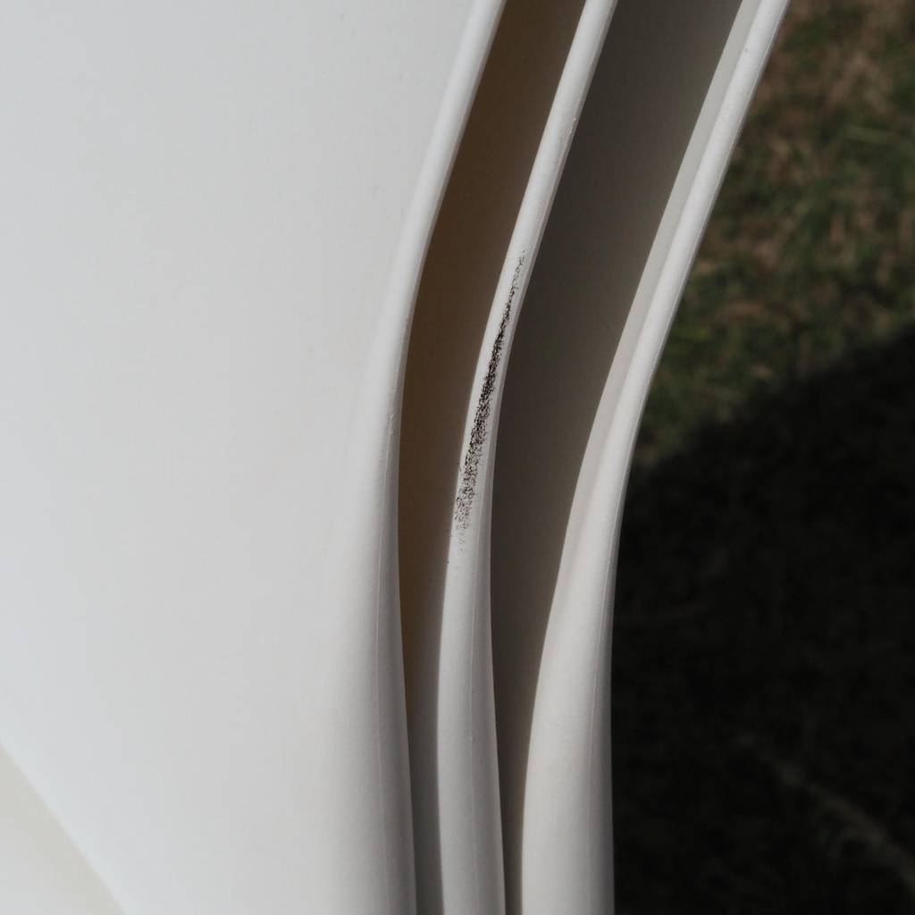 Stackable chair by Bedimo