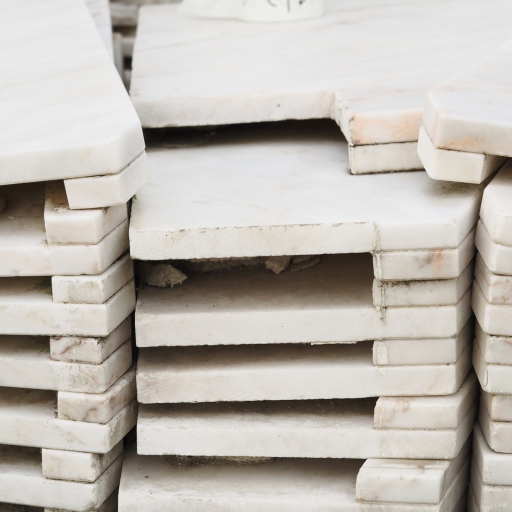 Skyros white marble slabs (various sizes) - Only available in our physical shop