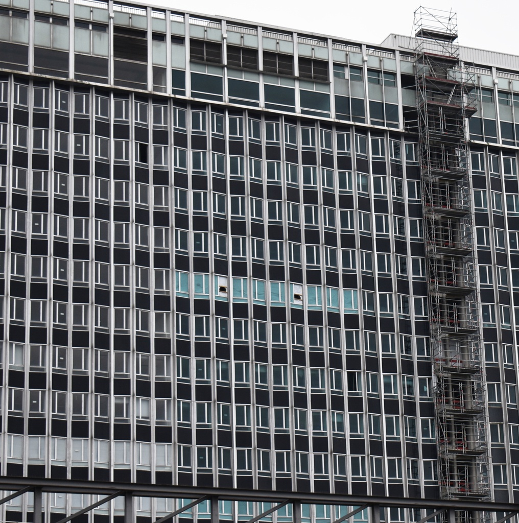 Square slab in gabbro from the Maine-Montparnasse building (115 x 115 cm)