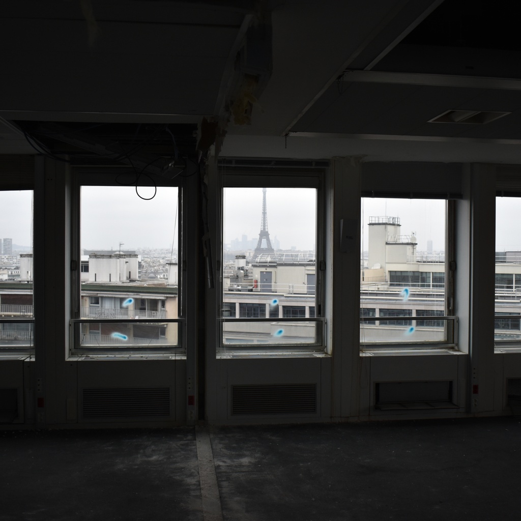 Square slab in gabbro from the Maine-Montparnasse building (115 x 115 cm)