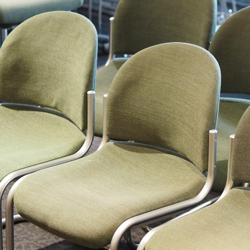 Cantilever chair by Mauser (ca. 1990)