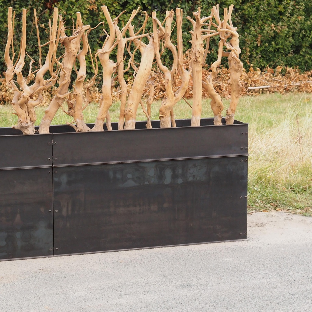 Partition in steel with decorative element 'Small Trees' by Christophe Gevers from the Générale de Banque (L. 800 cm)