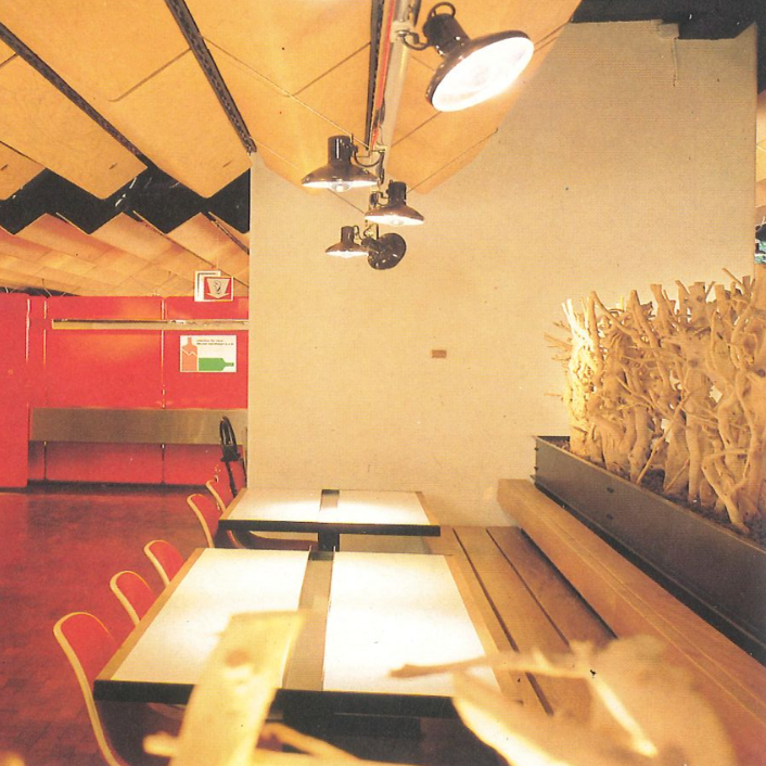 Partition in steel with decorative element 'Small Trees' by Christophe Gevers from the Générale de Banque (L. 800 cm)