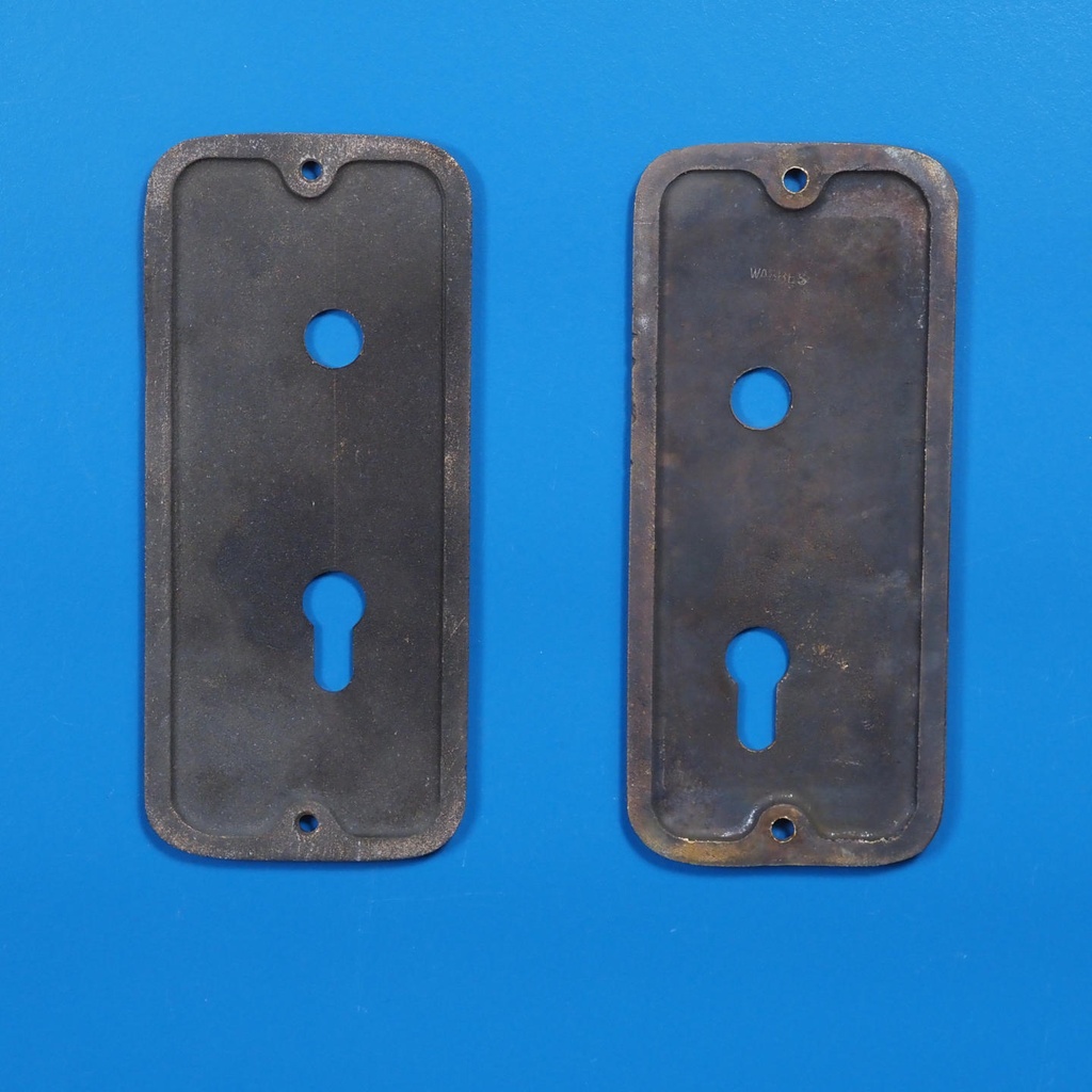 Single door handle plate with key and fixing holes in sand-cast bronze by Jules Wabbes from the Générale de Banque (Right or Left)