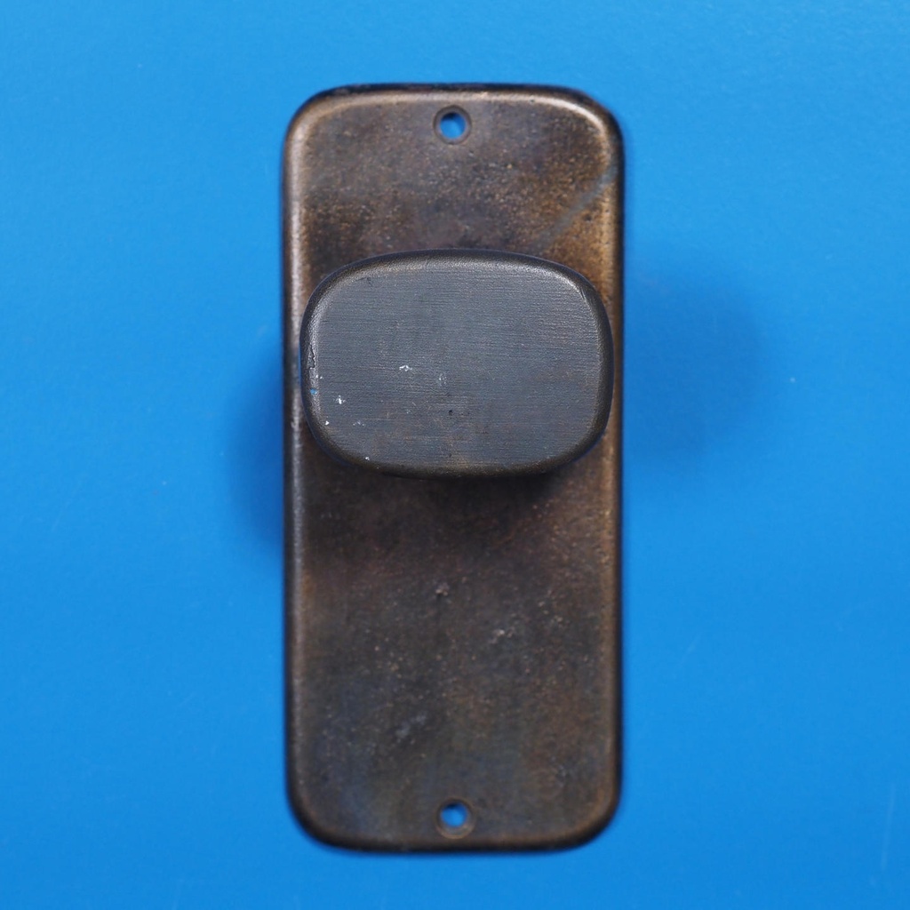 Single door handle in sand-cast bronze by Jules Wabbes from the Générale de Banque - Fixed (Right)