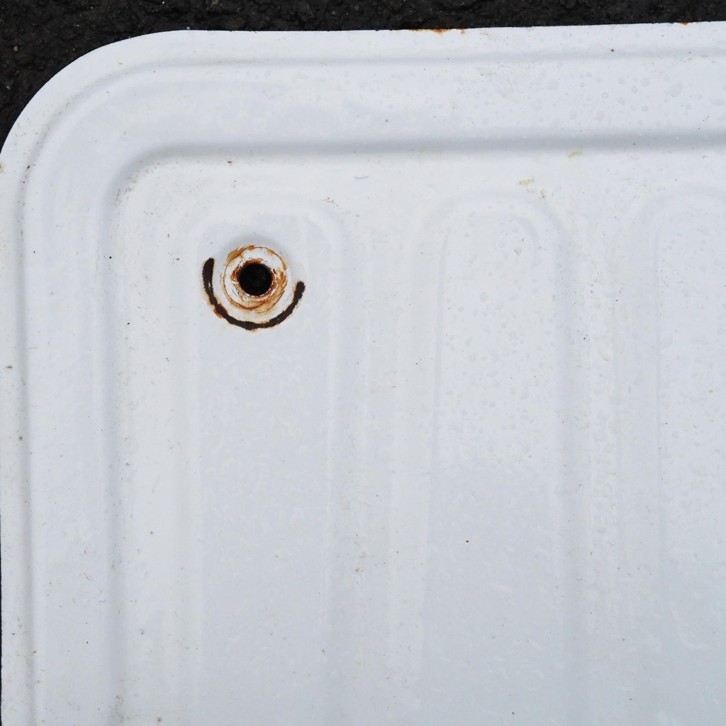 Bucket sink in enamelled steel (Black or grey rubber trim)