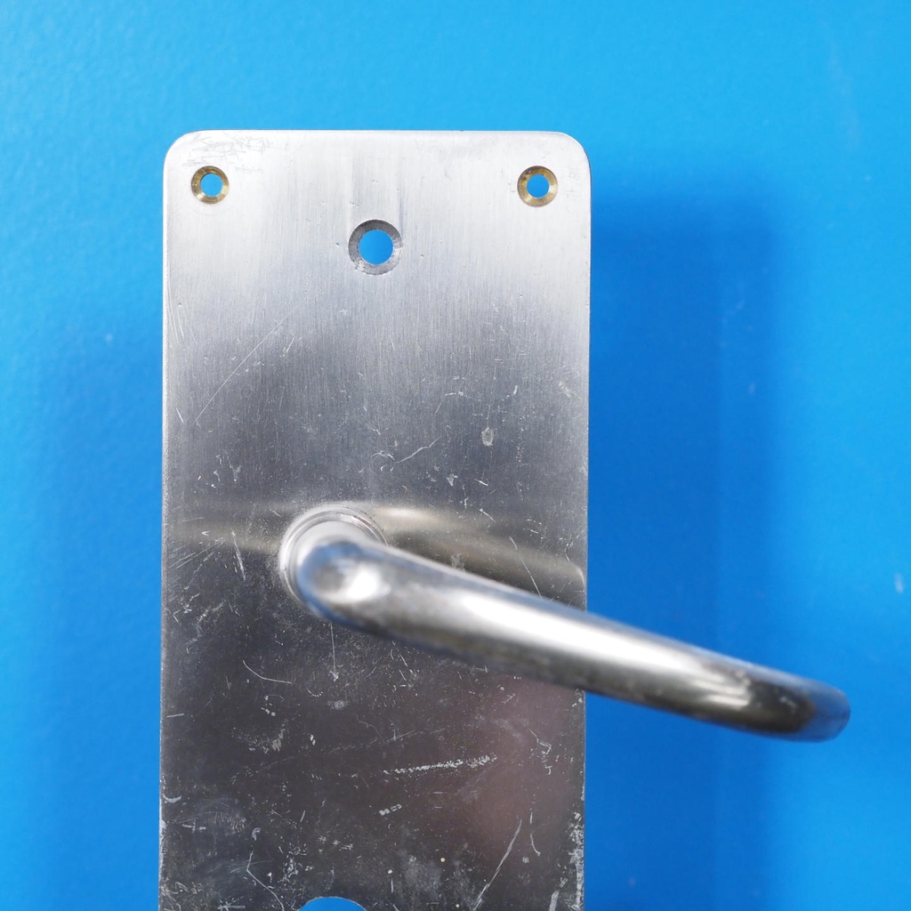 Single door handle with key and fixing holes in chrome-plated brass from the Générale de Banque - 4 fixing holes (Right)