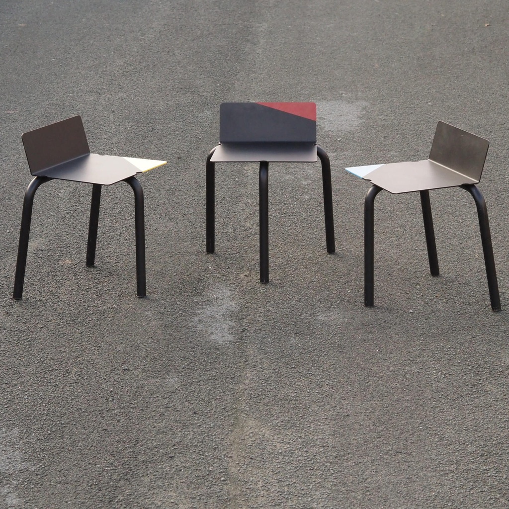 Black stackable chair by Pierre-Emmanuel Vandeputte - Low backrest (with various coloured corners)