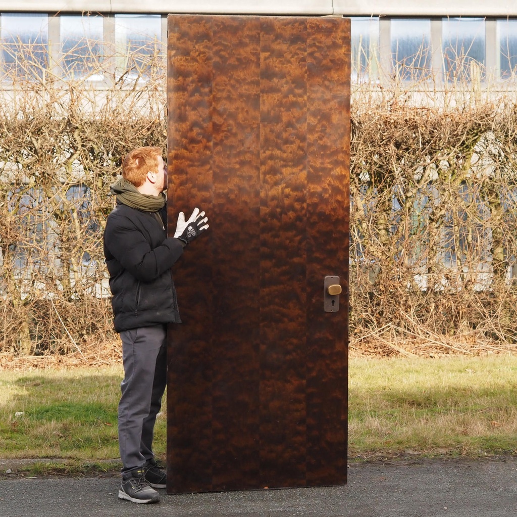 Door in veneered wood with bronze door handles by Jules Wabbes (H. 252,2 x 101 cm)