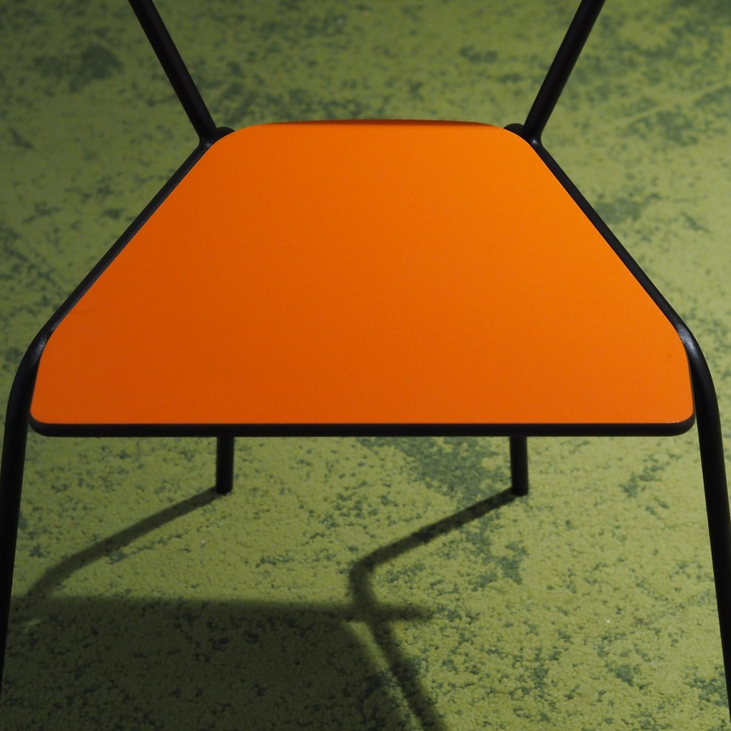 Chair 'Iconique' by Recyclart Fabrik - Black powder-coated (Orange seat)