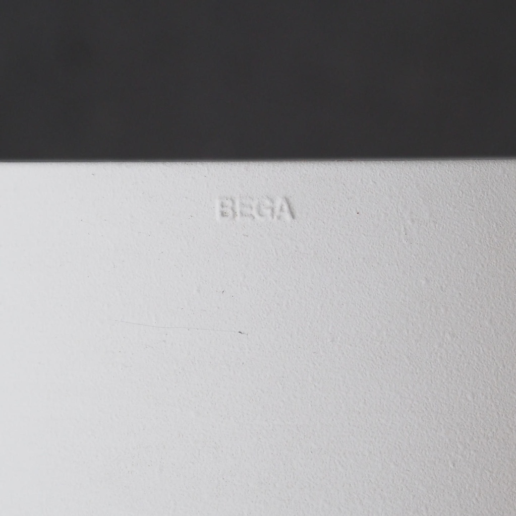 Wall light '3121' in opaline glass and die cast aluminium by Bega (25 cm)