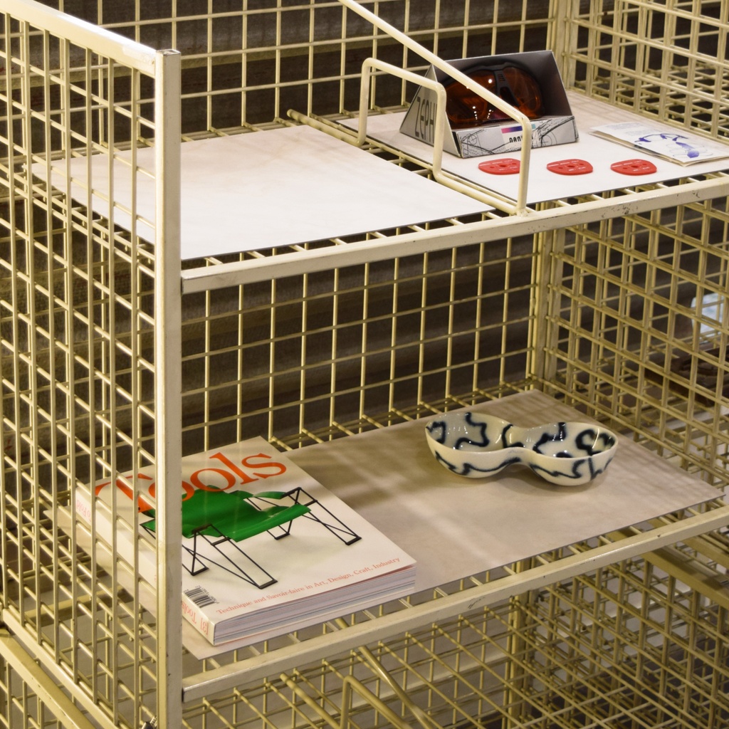Wire shelving unit in lacquered steel - Cream/White