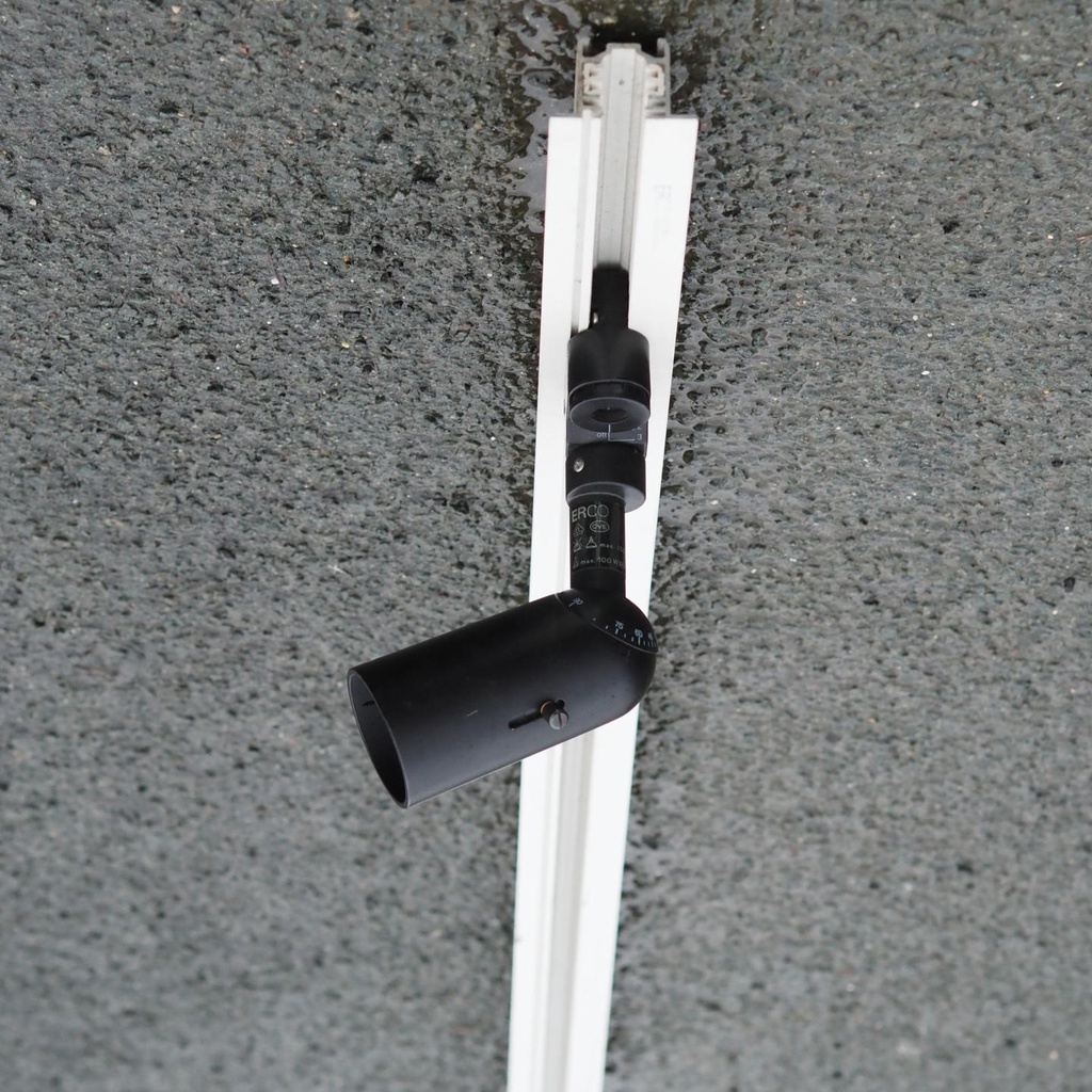 Reclaimed recessed 3-phase trackway by ERCO (L. 300 cm)