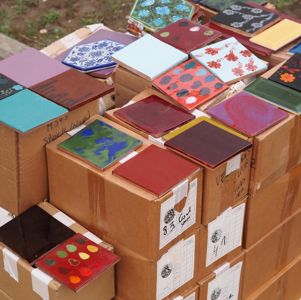 Handmade cement tile by Emery&Cie (20 x 20 cm) - Only available in our physical shop