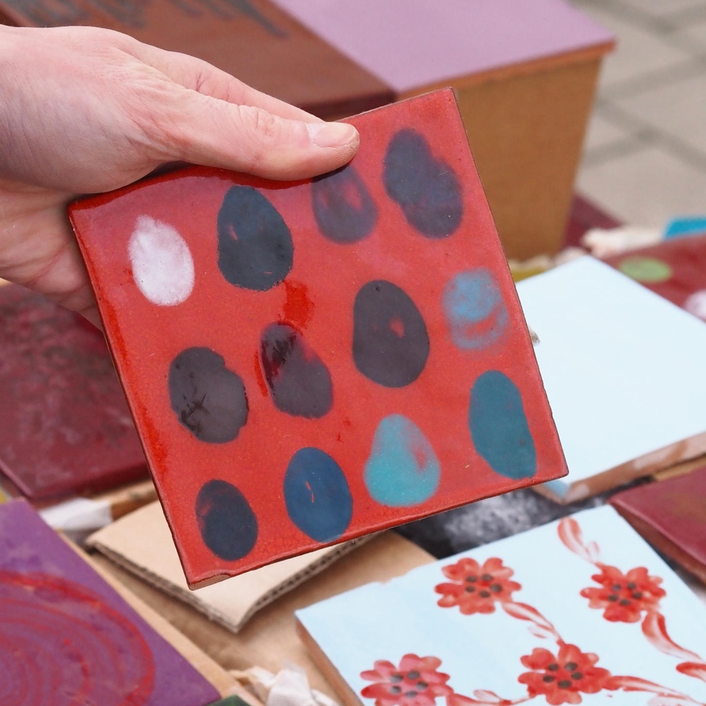 Handmade cement tile by Emery&Cie (20 x 20 cm) - Only available in our physical shop