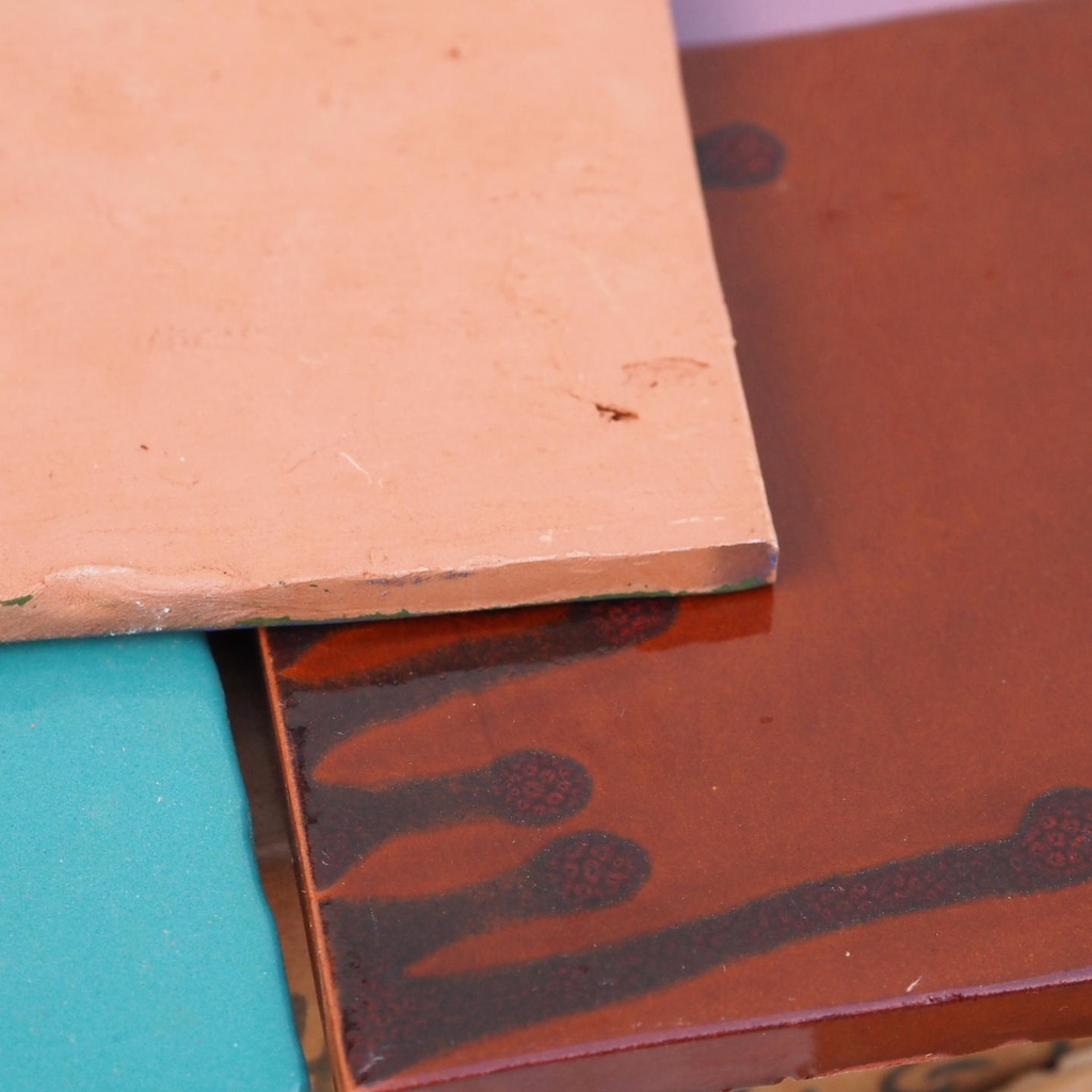 Handpainted glazed terracotta tile from the workshop of Agnès Emery (various sizes) - Only available in our physical shop