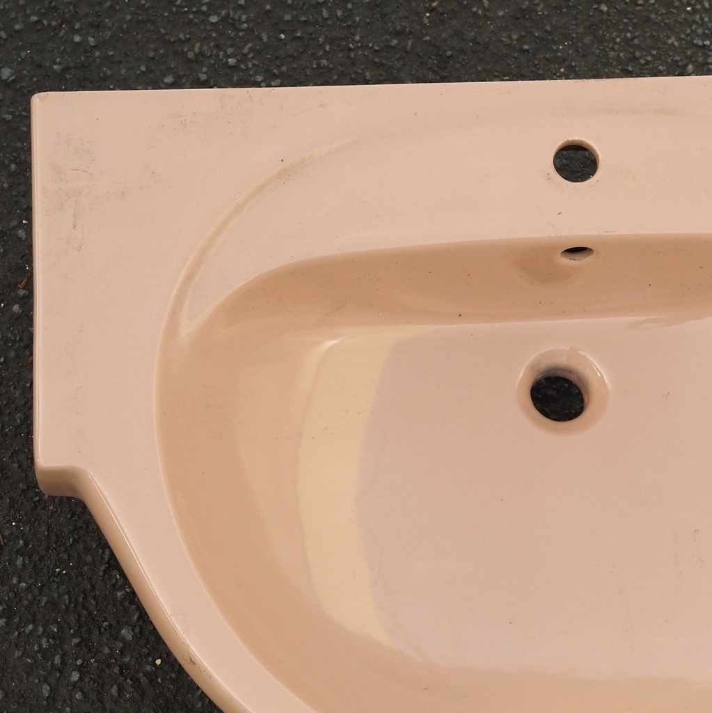 Double bathroom sink in green glazed porcelain by Villeroy & Boch