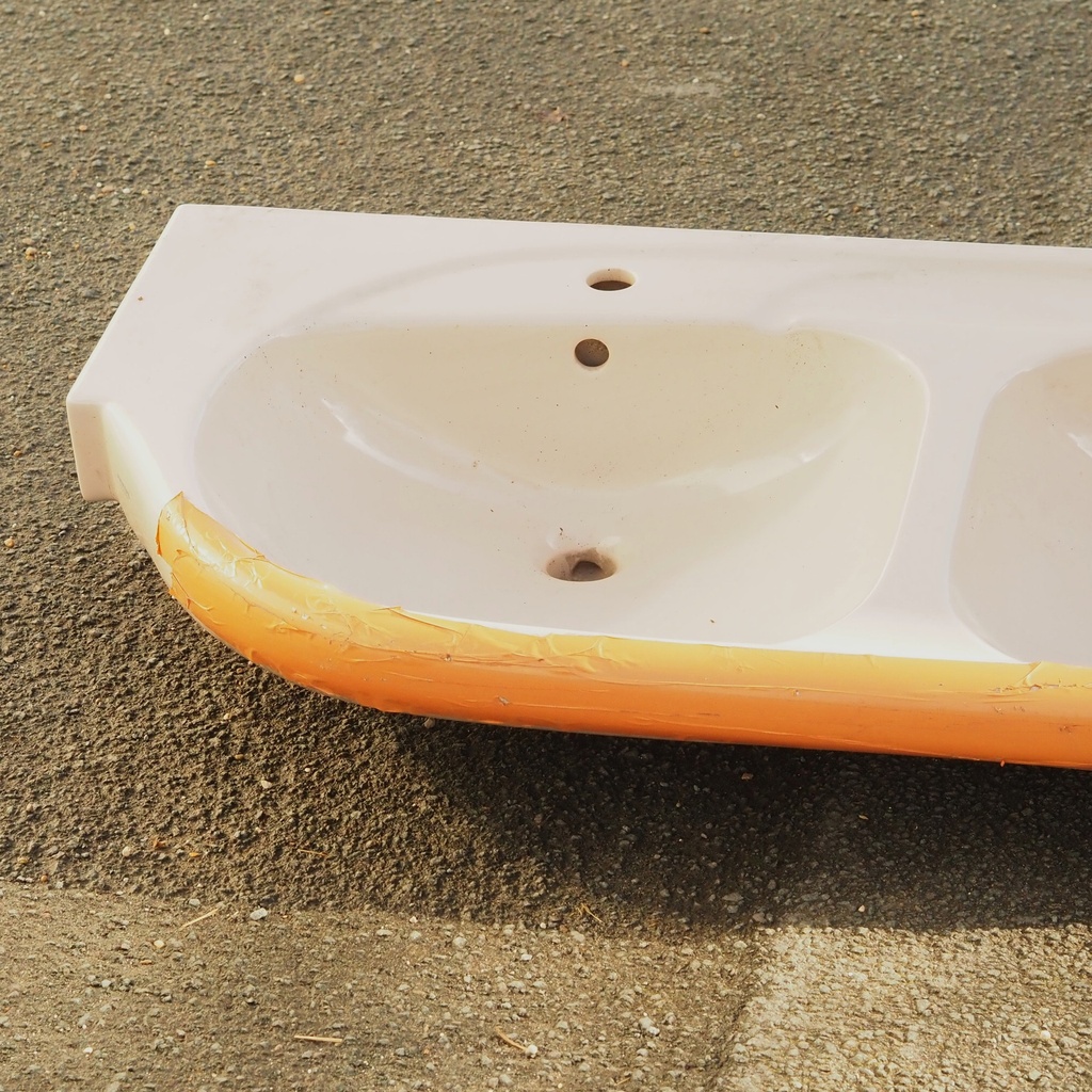 Double bathroom sink in light brown glazed porcelain by Junkers