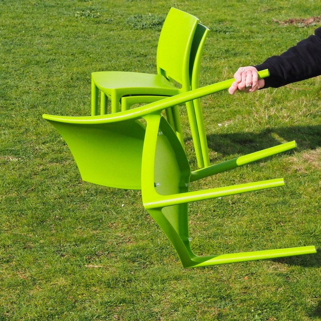 Stackable chair in plywood and lacquered steel