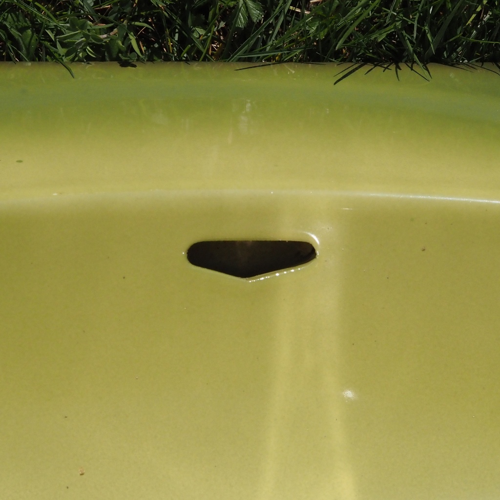 Bathroom sink in ceramic by Adam et Mercier