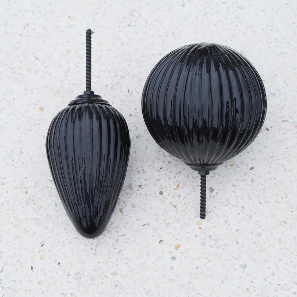 Glass knob 'Black shiny' by Emery&Cie - Sphere (⌀ 9 cm)