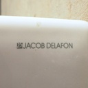 Bathroom sink in ceramic by Jacob Delafon