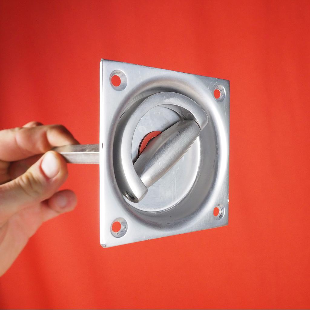Sliding door handle in aluminium