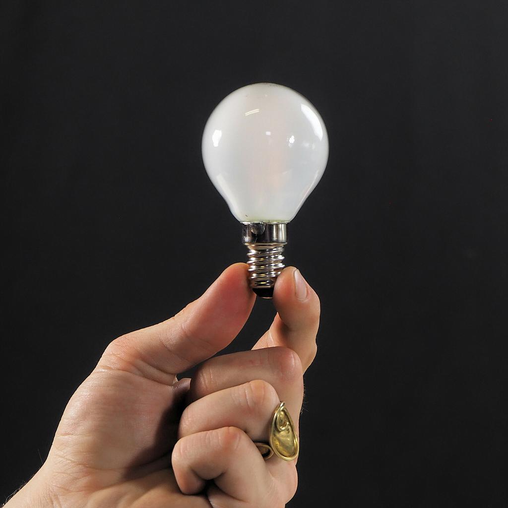 Bulb "Ledvance classic P40 Frosted" (E14) Energy class B