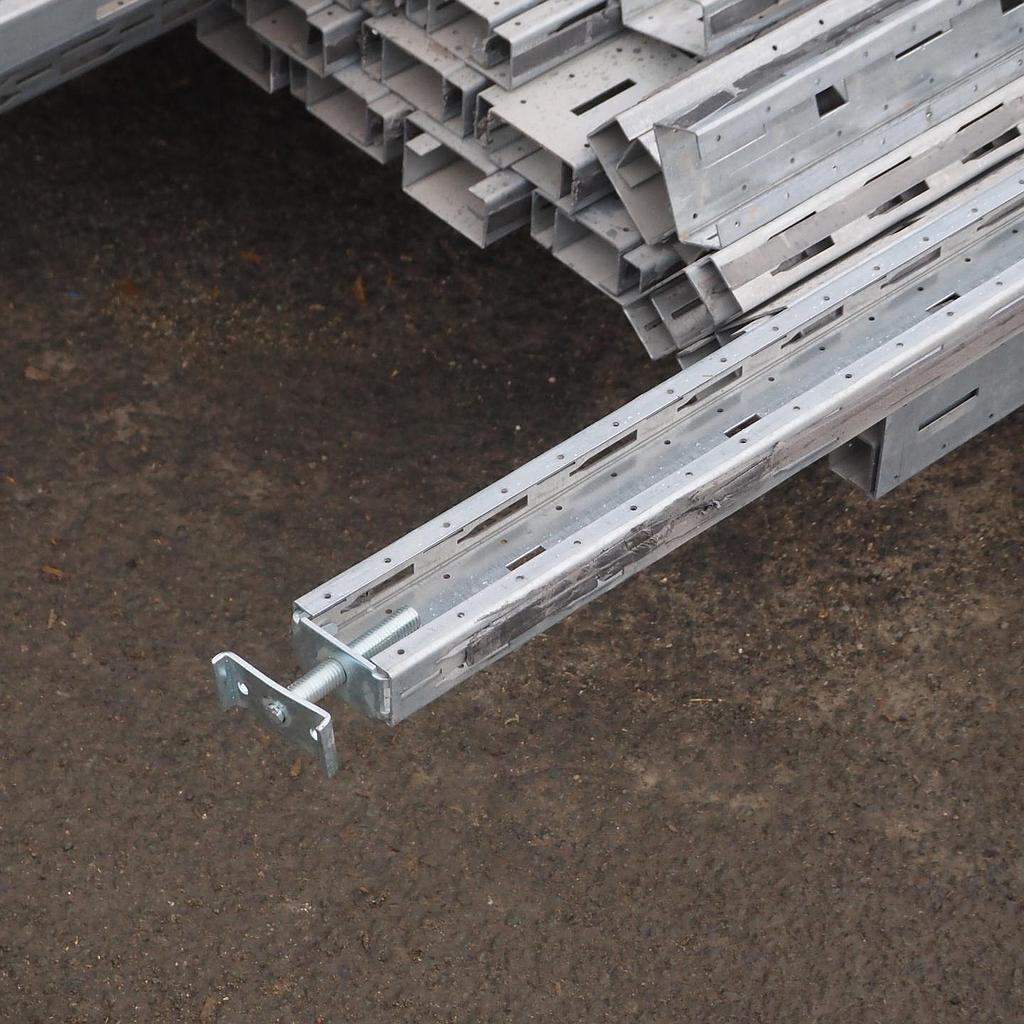 Galvanized steel vertical profile for JB 2000 partitions by Beddeleem (264 or 304 cm)