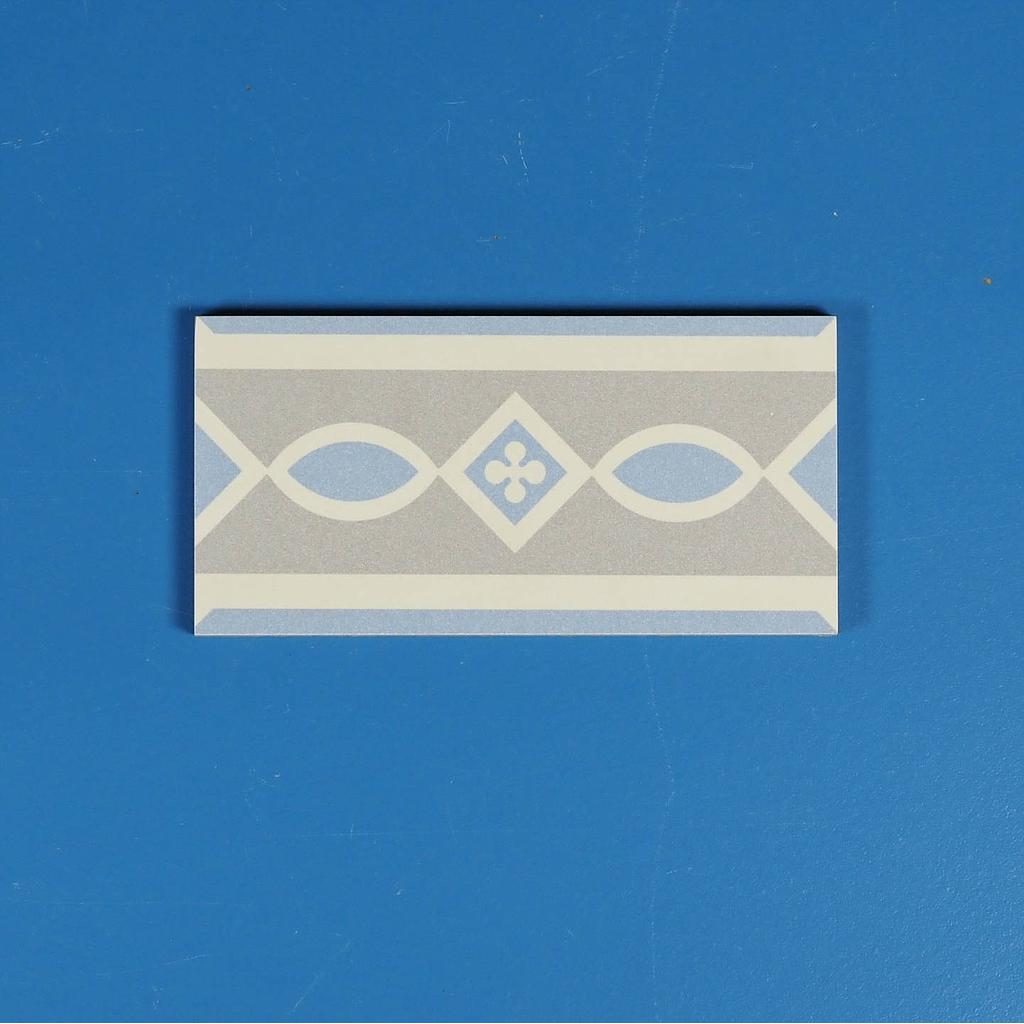 Ceramic frieze 'Bel Histoire' by Revoir Paris (7,5 x 15 cm) - Sold per tile
