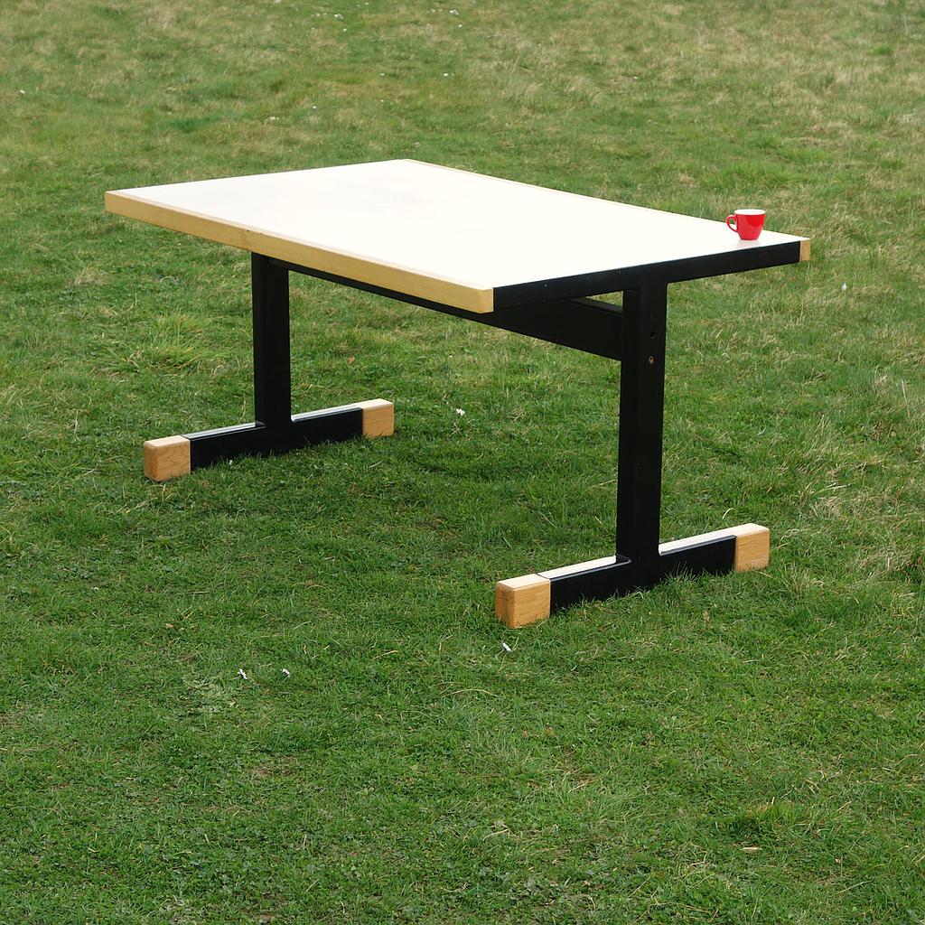 Table '4 places' by Christophe Gevers from the Banque Brussels Lambert HQ (L. 140 cm)