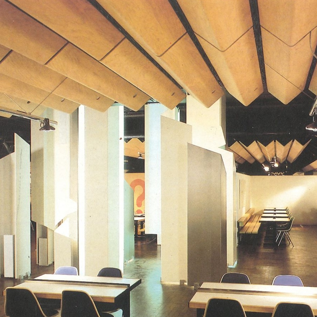 Ceiling module in oak plywood by Christophe Gevers from the Générale de Banque (L. 197 cm)