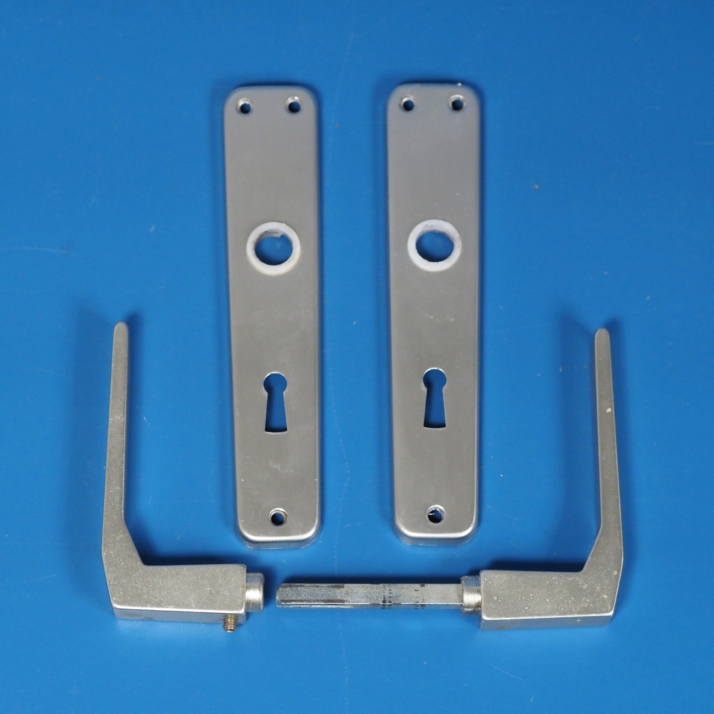 Door handle with key plate in anodized aluminium