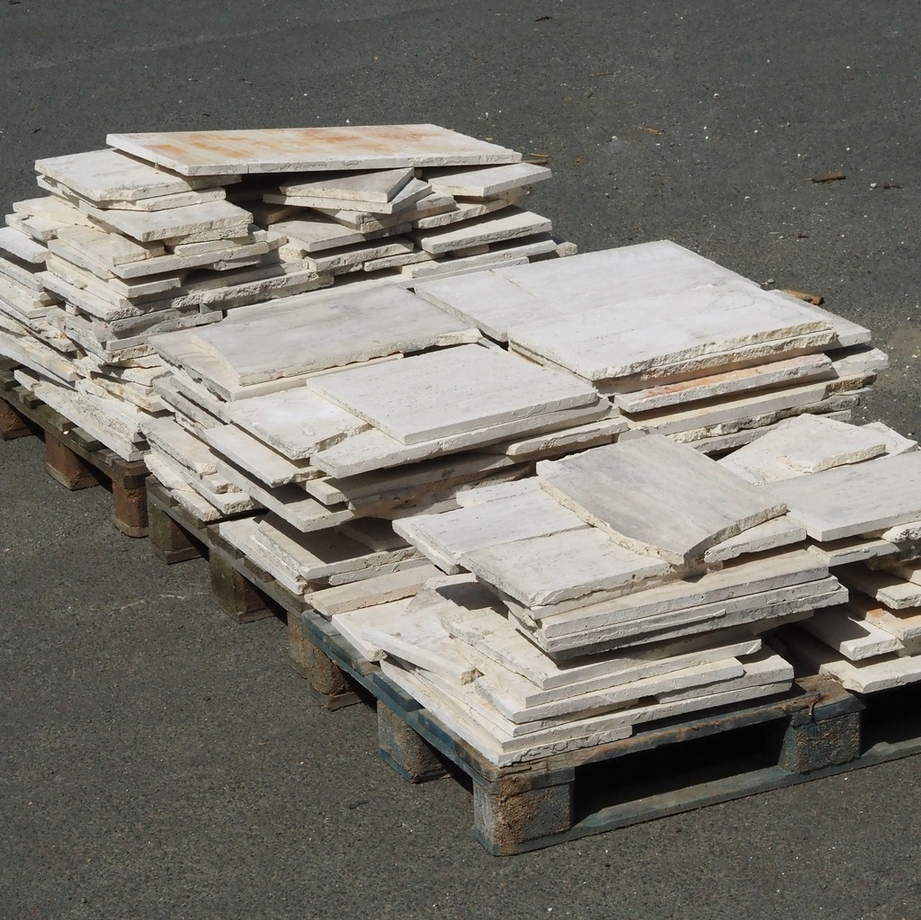 Batch of reclaimed travertine slabs for opus incertum (± 20 m²)