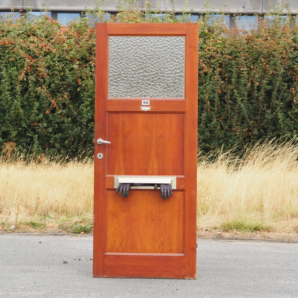 Door in varnished pitch pine with flemish glass panel with mail slot (H. 204 x W. 82,5 cm) - Right